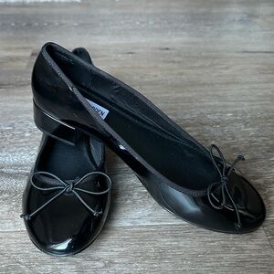 Steve Madden Black Patent Flats with Bow